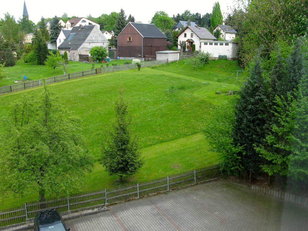 Landhotel Goldener Becher Limbach-Oberfrohna Quarto foto