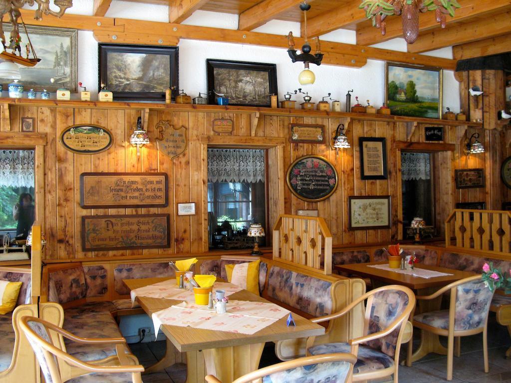 Landhotel Goldener Becher Limbach-Oberfrohna Exterior foto